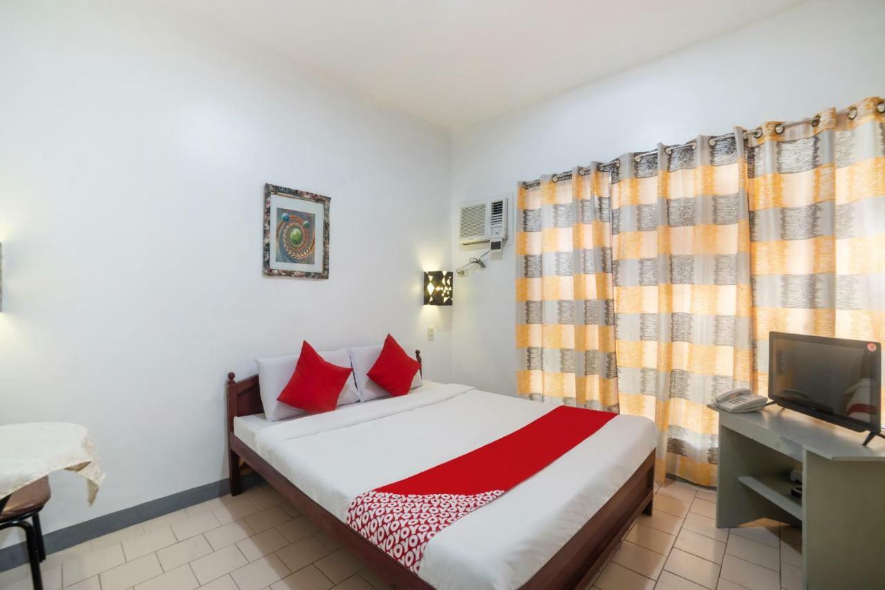 Oyo 200 Ponce Suites Art Hotel Davao Екстер'єр фото