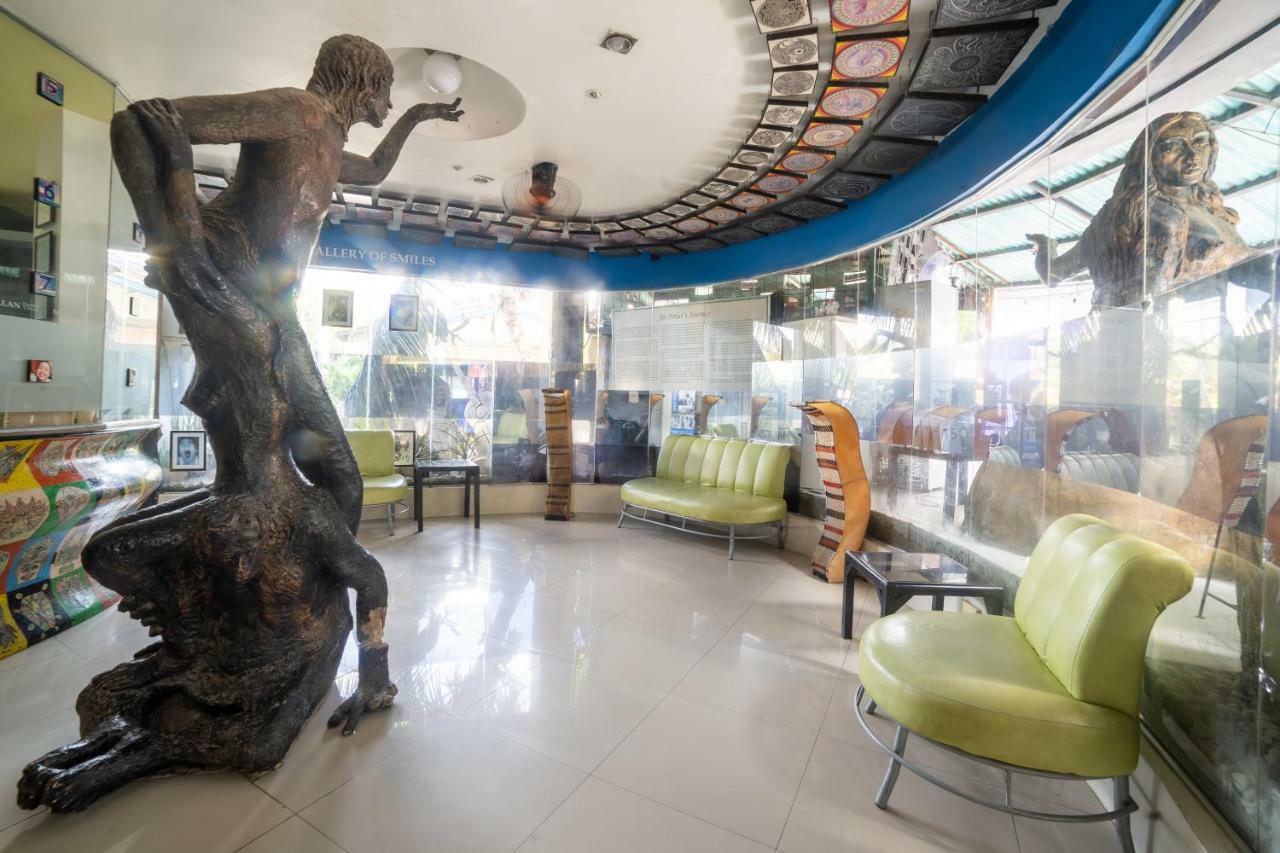 Oyo 200 Ponce Suites Art Hotel Davao Екстер'єр фото